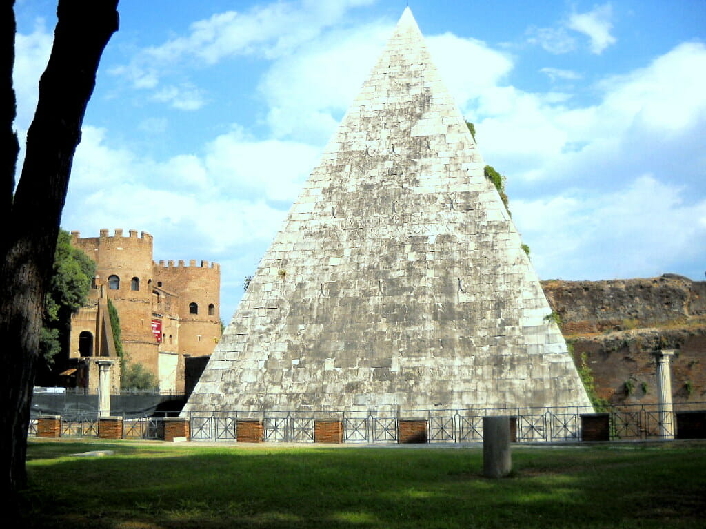 where to Stay in Rome Testaccio Piramide