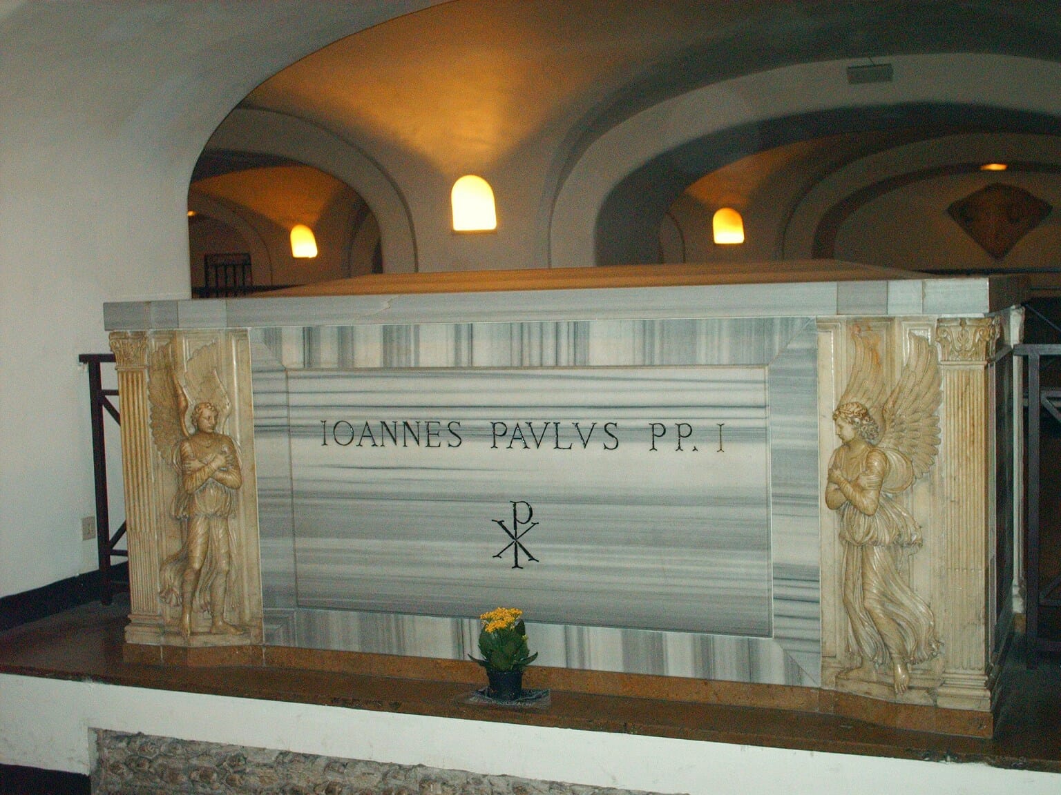 Visit the Vatican Tomb of pope