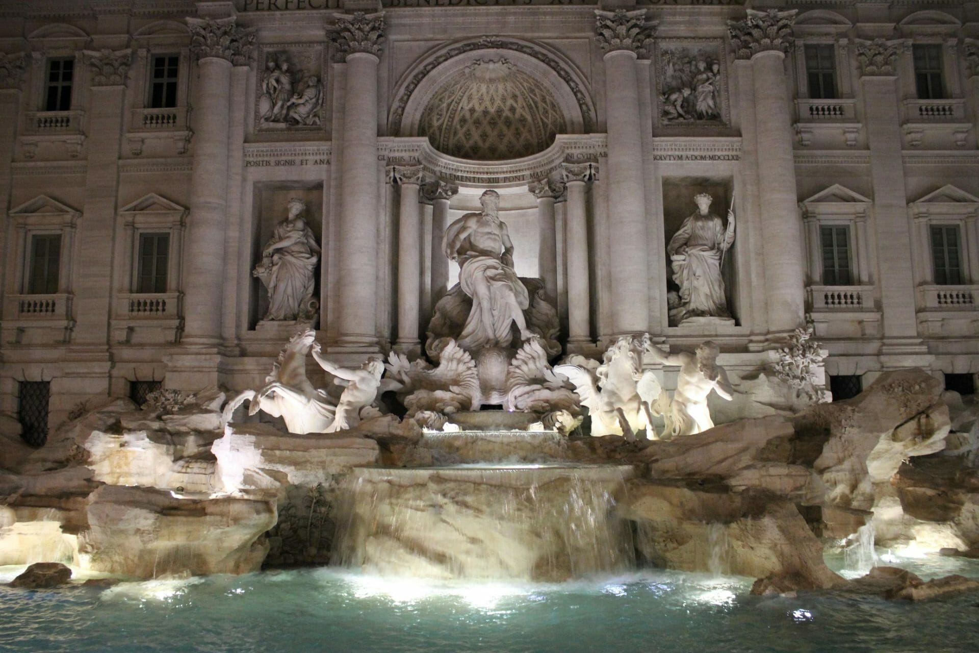 roma pass trevi fountain by night rome