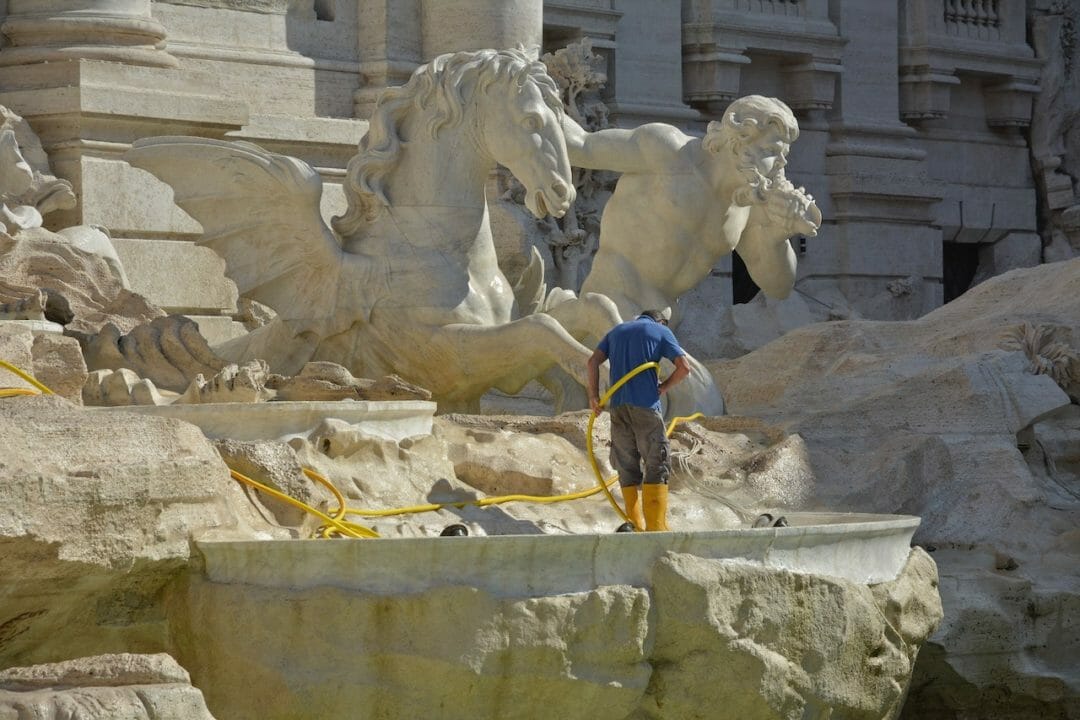 Trevi Fountain Facts & Legend what happens to Coins?