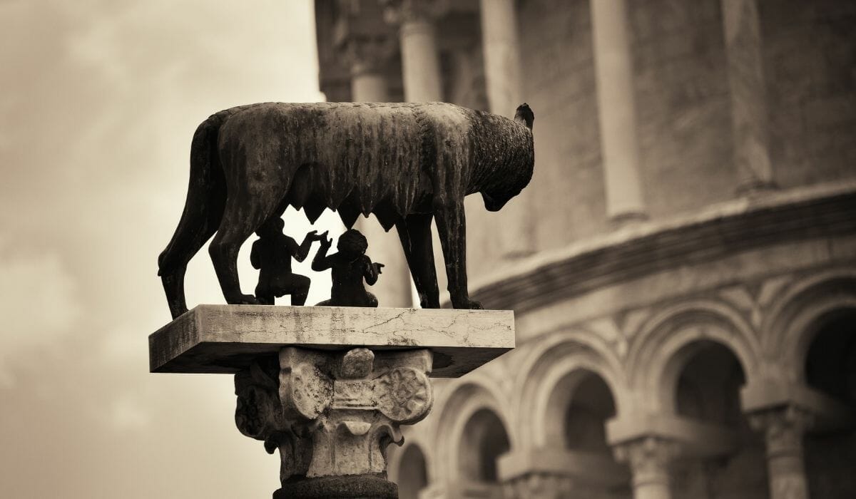 national animal of Italy and Romulus and Remus tale